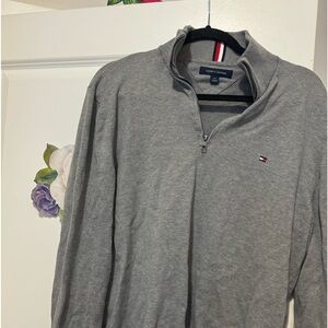 Tommy Hilfiger Men Sweater color grey size Large used